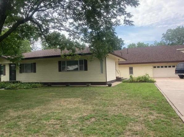 414 10th Ave NE, Miami, OK 74354