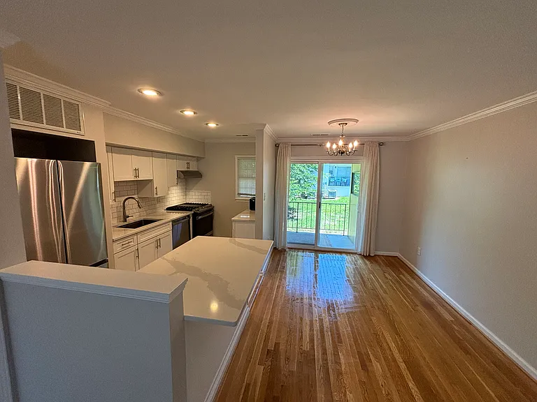 2422 Barracks Pl #3 — Photo 41