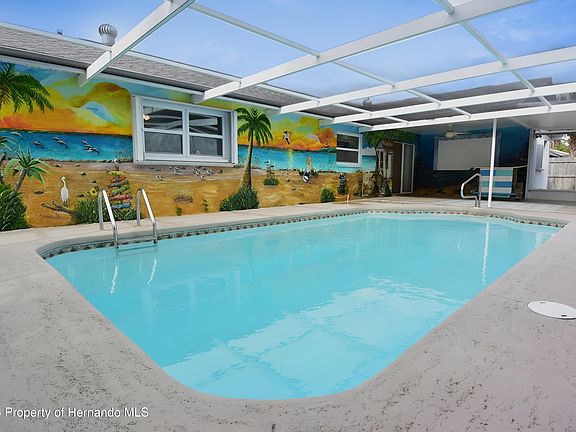 3rd image of 5484 Alderwood St