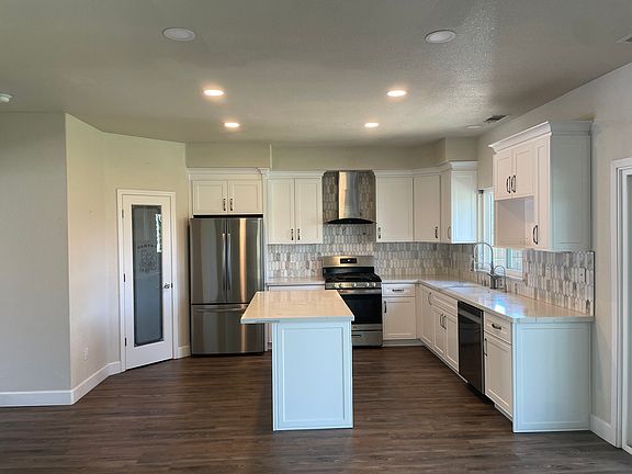 3rd image of 971 Pearwood Cir
