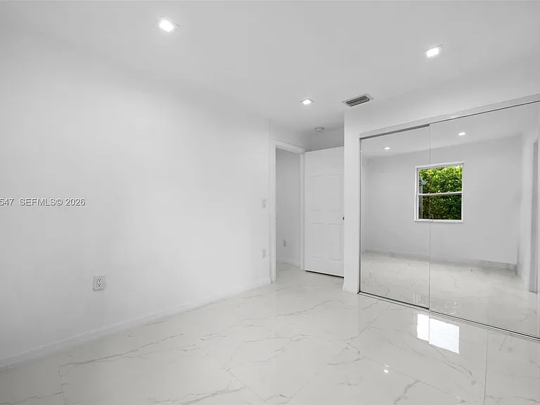 524 NW 10th St #0 — Photo 9