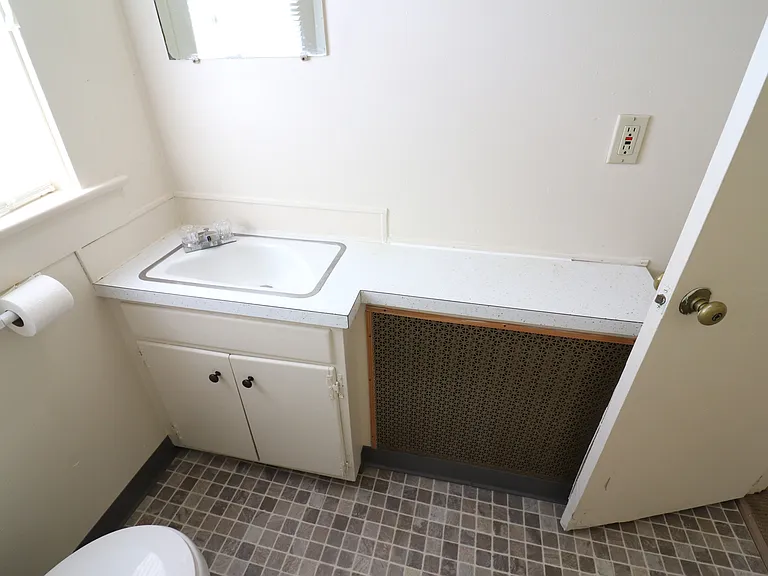 517 E Main St — Photo 21