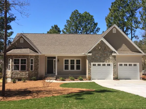 11 Hot Springs Ln, Pinehurst, NC 28374