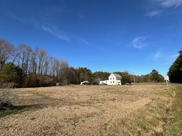 2227 Regent Rd, Topping, VA 23169