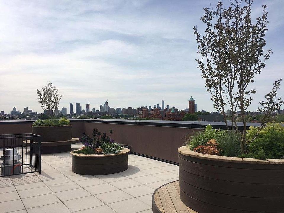 1st image of 410 Tompkins Ave #7EE