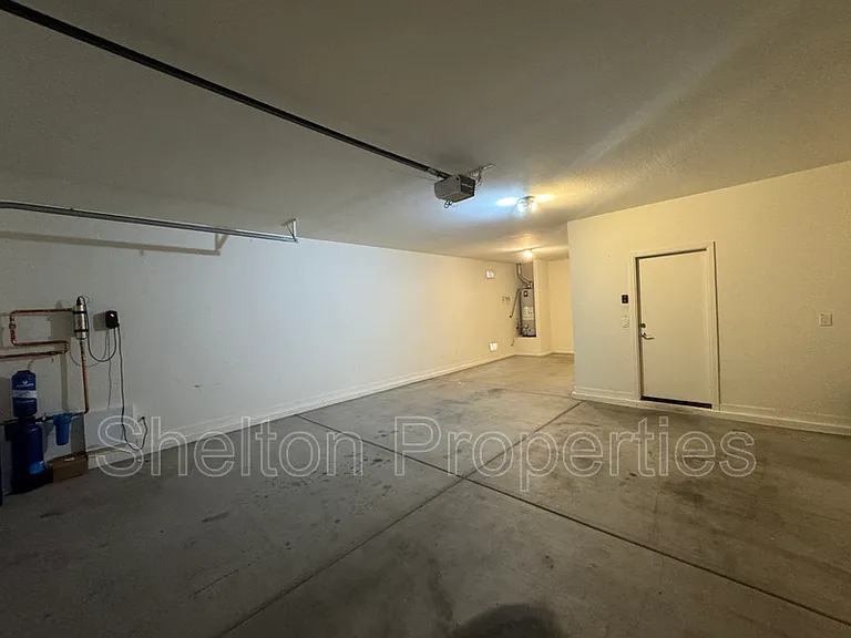 18787 W Yucatan Dr — Photo 12