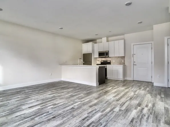 140 Avenue B image 5 of 15