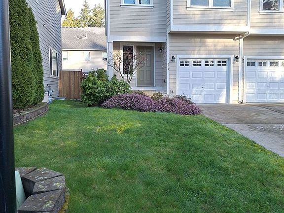 2nd image of 293 NE Miramar Cir