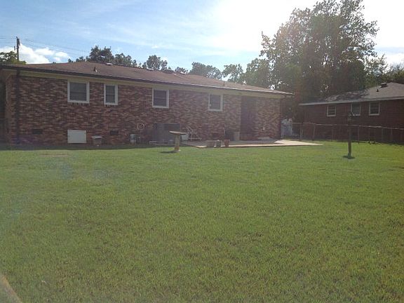 4th image of 3426 Westmont Dr