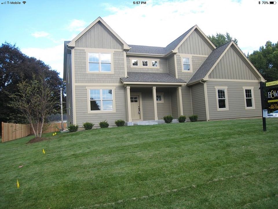 2nd image of 303 Charles