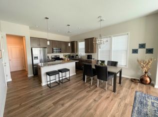 8070 Arrowwood Ln N, Maple Grove, MN 55369