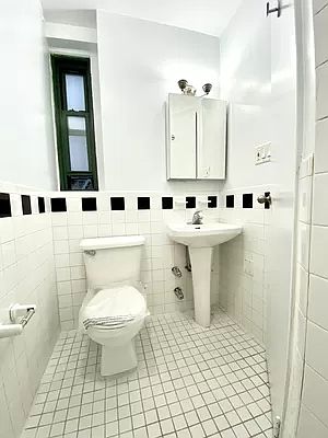 4th image of 512 E 79th St #3EV