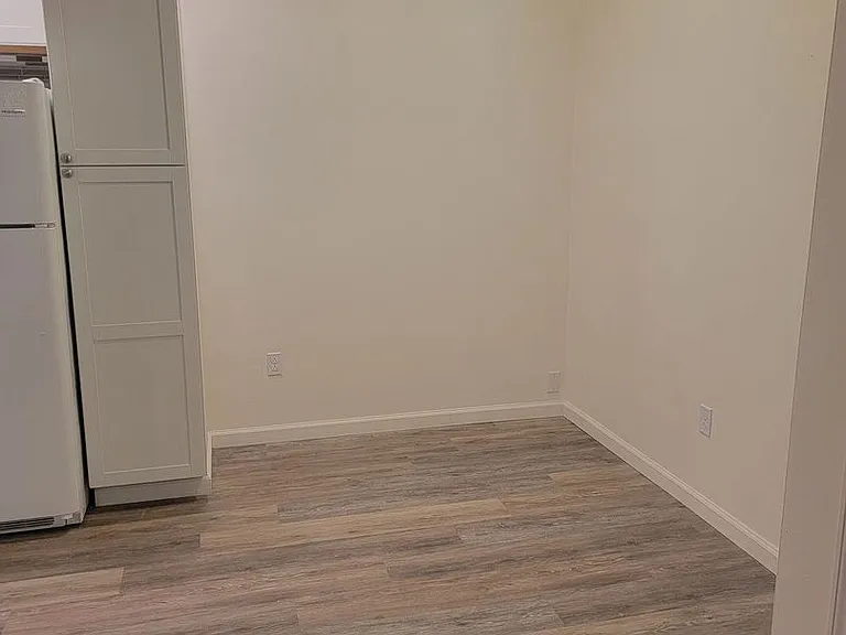 University Park Apartments near Cornell University — Photo 255