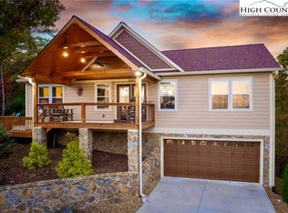 5316 Low Country Rd, Lenoir, NC 28645