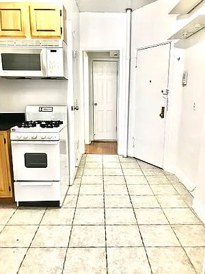 Rented by City Connections Realty | media 7