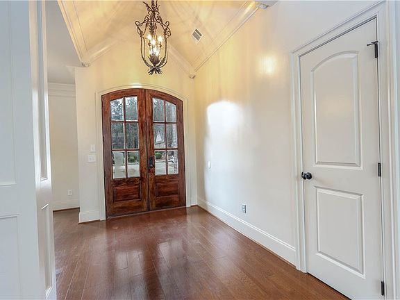 2nd image of 1927 Talcott Ct