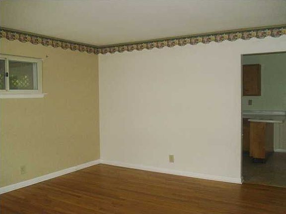 4th image of 909 Winding Hills Ln