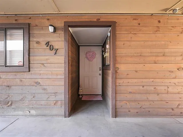 125 Franklin Ave #407