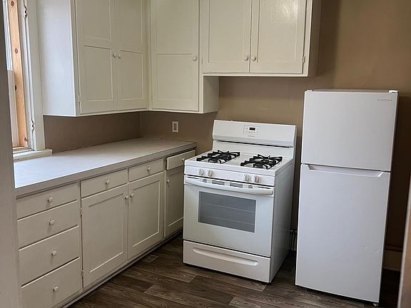 Clean kitchen