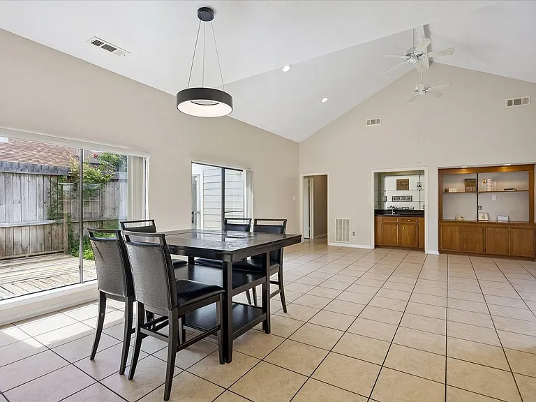 8018 Cobblefield Ln — Photo 9