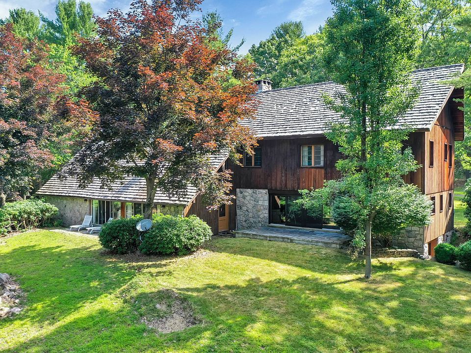 1st image of 179 Mountain Laurel Ln