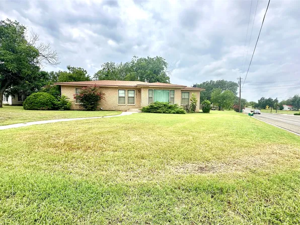 1611 Live Oak St, Goldthwaite, TX 76844