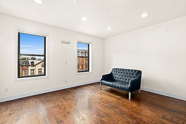 1st image of 190 Lefferts Pl APT 4