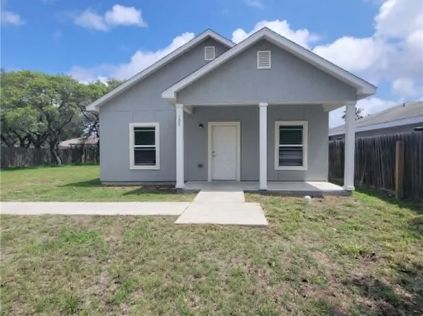 104 Pelican Ave, Aransas Pass, TX 78336