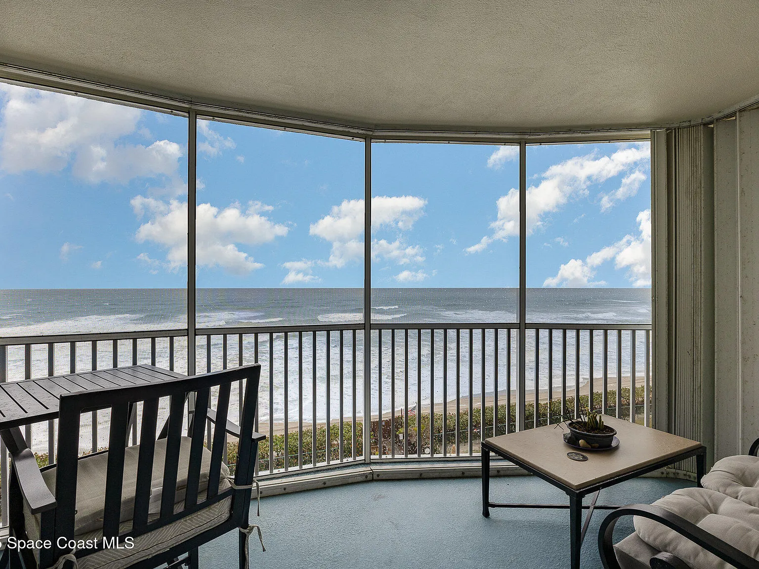3 bed, 2.0 bath, 1380 sqft, $3,300 — Photo 1