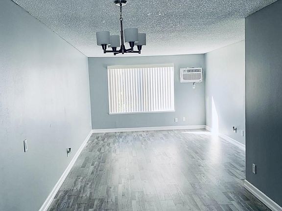 4th image of 11750 Runnymede St #112