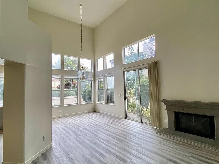 115 Keil Bay — Photo 2