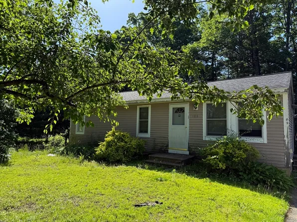 106 Peach St, Barre, MA 01005