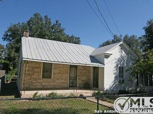 1113 Alamo St, Castroville, TX 78009