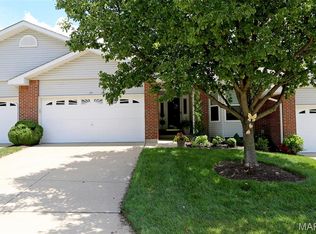 24 Faulkner Dr #30C, Saint Charles, MO 63303