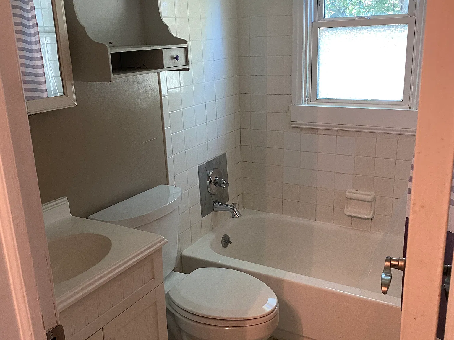2 bed, 806 sqft, $1,200 — Photo 3