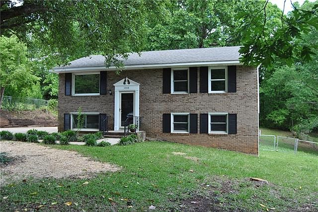 1st image of 1008 Holly Hills Dr