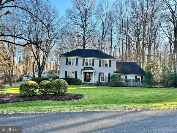 10097 Bird Rd, Vienna, VA 22181