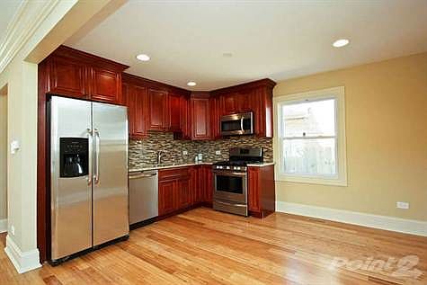 9331 S Prairie Ave Chicago IL-small-004-Kitchen-666x444-72dpi