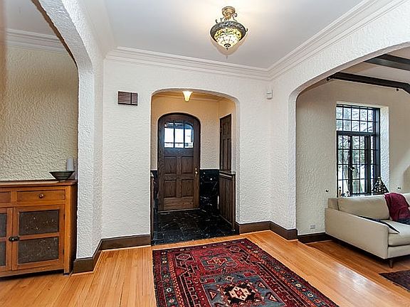 3rd image of 1410 Bonnie Brae Pl