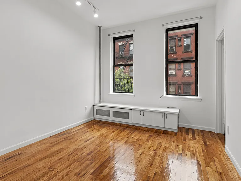 110 Thompson St #3B — Photo 3