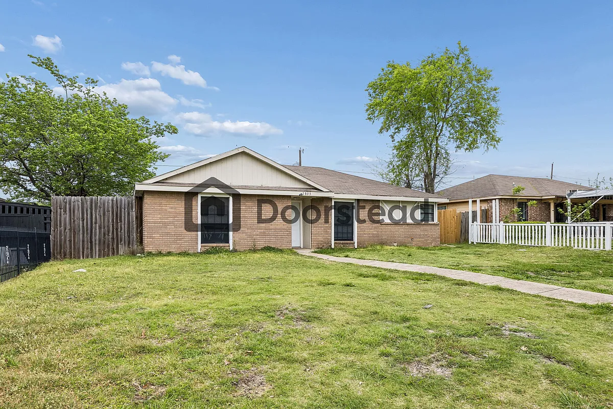 Building Photo - 2803 Scottsbluff Dr