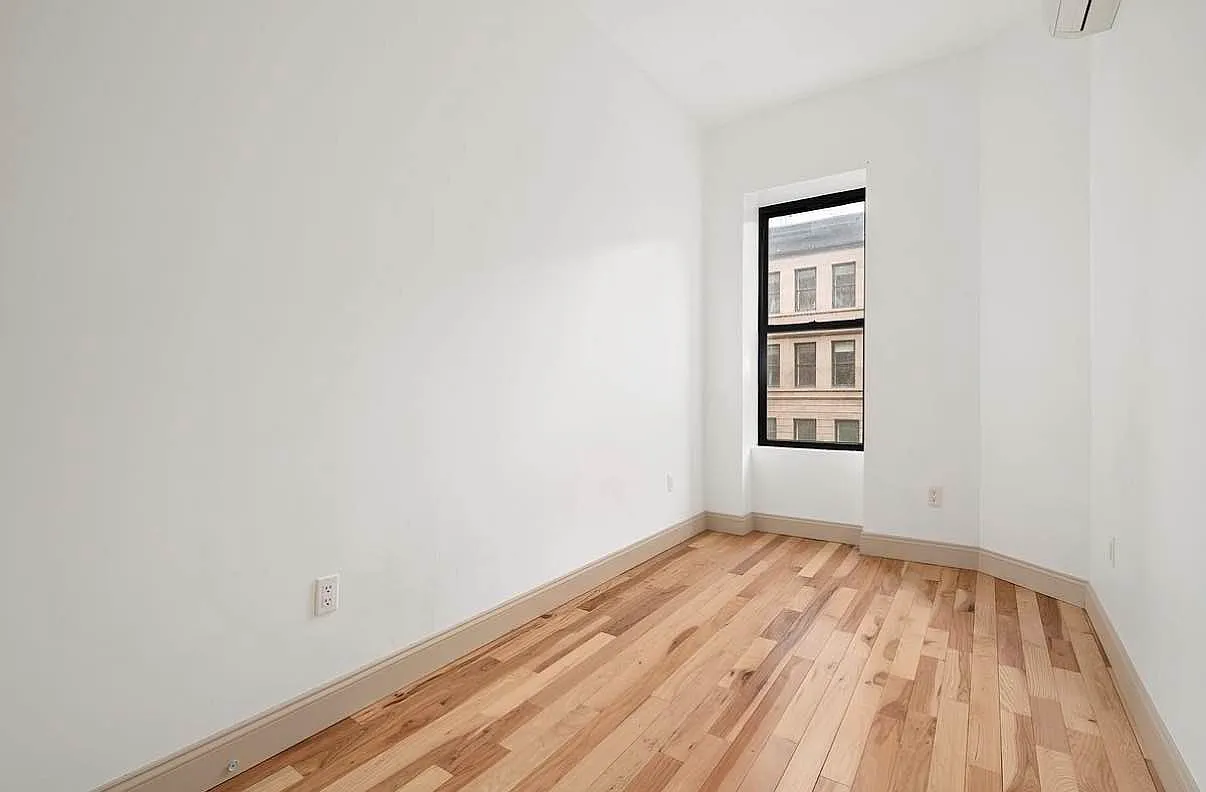 47 West 71st Street — Photo 2
