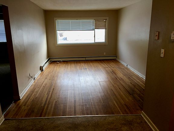 3rd image of 835 Grey St #7