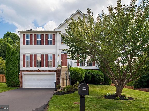 2nd image of 7891 Eagle View Dr