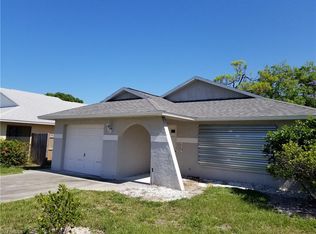 577 102nd Ave N, Naples, FL 34108