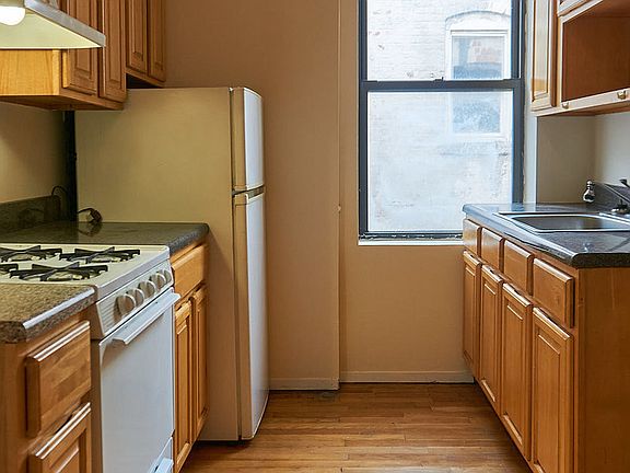 2nd image of 24-35 Steinway St #15