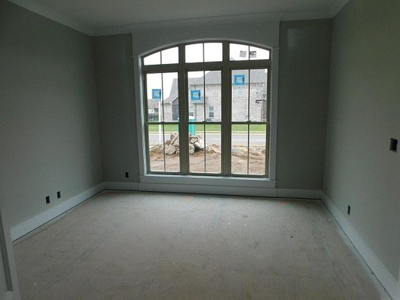 4th image of 2922 Beaulah Dr