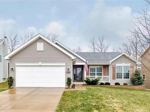 146 Hidden Bluffs Dr, Lake Saint Louis, MO 63367