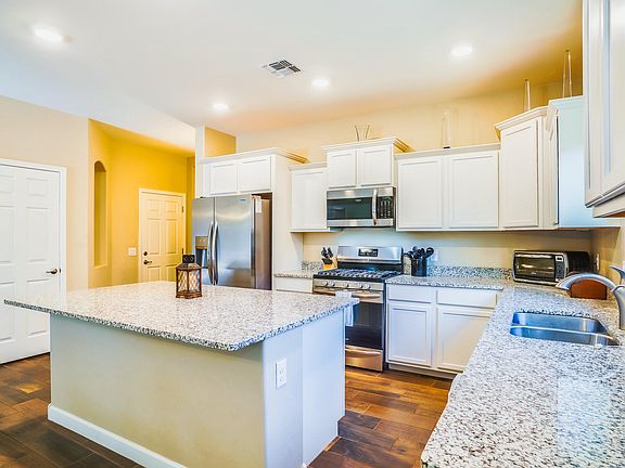 5th image of 301 W William Carey St