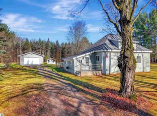 2951 E 46th Rd, Cadillac, MI 49601